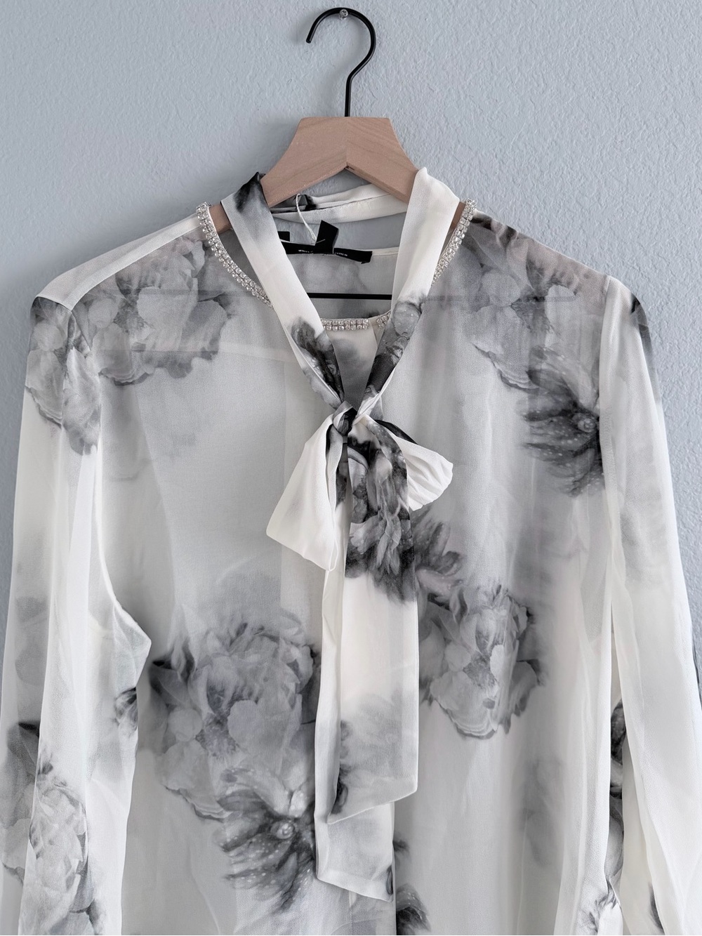 New White House Black Market Women's Floral Tie-Neck Chiffon Blouse Size XL - Picture 5 of 9